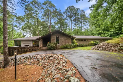 203 Deanwood Ter, Hot Springs, AR 71901