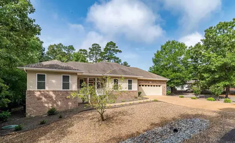 1 Versalles Ln, Hot Springs Village, AR 71909