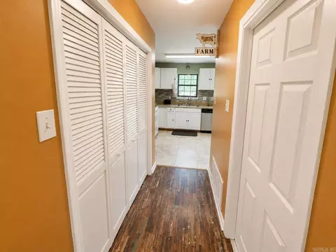 Entry Way - 14 Rolling Creek Cir, Conway, AR 72032 photo 1 of 2