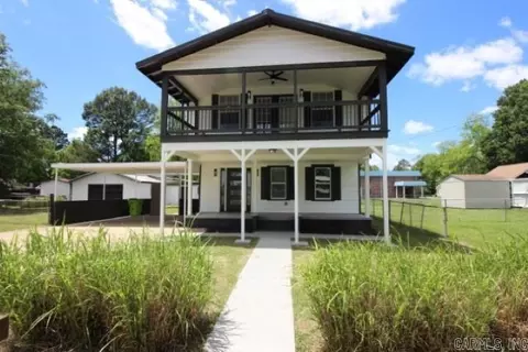 410 Barnes St, Lonoke, AR 72086