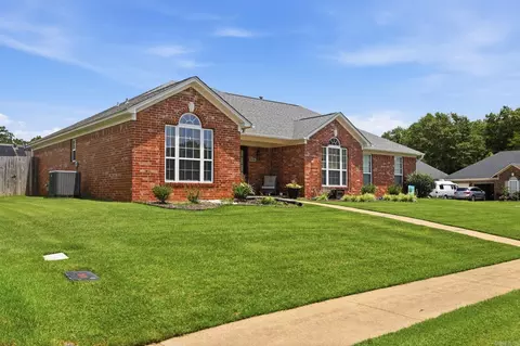 516 Pinnacle Dr, Bryant, AR 72022
