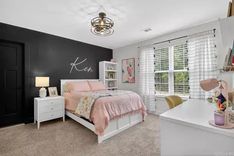 Bedroom - 616 Hiram Dr, Bauxite, AR 72011 photo 4 of 6