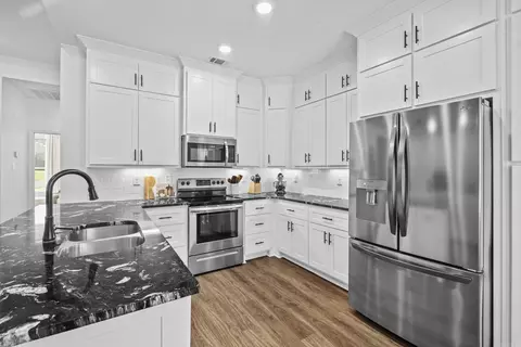 Kitchen - 958 Villa Vista Loop, Cabot, AR 72023 photo 1 of 3