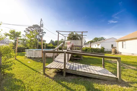 Exterior - 309 E Ingram St, Camden, AR 71701 photo 9 of 10