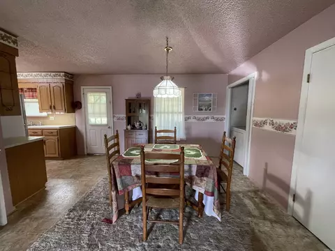 Dining - 2709 Doris, Mena, AR 71953 photo 1 of 1