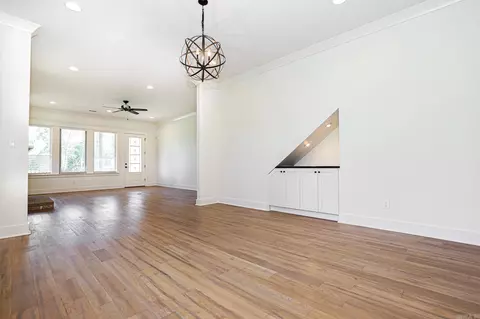 Living - 608 Cottage Ln, Benton, AR 72019 photo 5 of 6