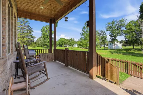 Exterior - 608 Cottage Ln, Benton, AR 72019 photo 7 of 16