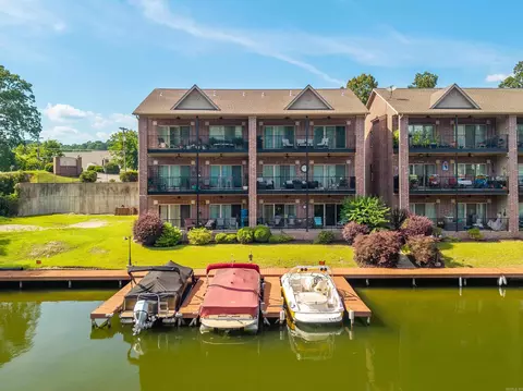 503 Lakeland Dr, Hot Springs, AR 71913