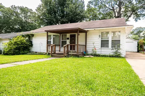 1303 W Faulkner St, El Dorado, AR 71730