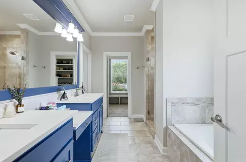 Bath - 2613 Aberdeen Dr, Bryant, AR 72019 photo 4 of 8