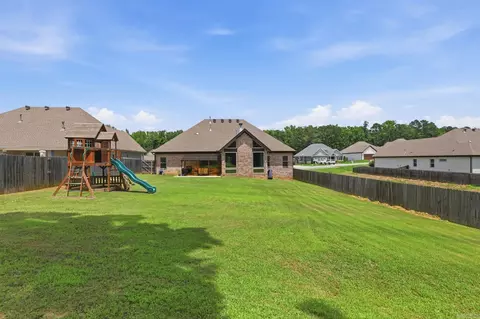 Exterior - 2613 Aberdeen Dr, Bryant, AR 72019 photo 7 of 10
