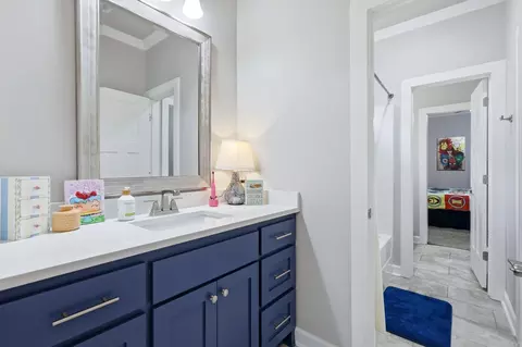 Bath - 2613 Aberdeen Dr, Bryant, AR 72019 photo 6 of 8
