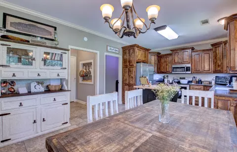 Dining - 104 Bob White Cv, Beebe, AR 72012 photo 2 of 2