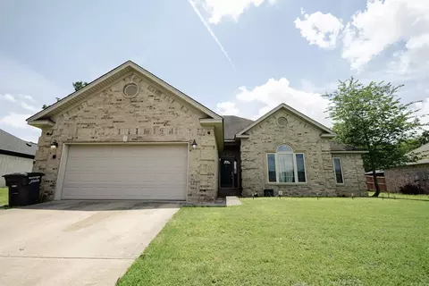 909 Timberwolf Trl, Jacksonville, AR 72076