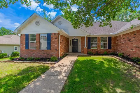 Exterior - 1110 Arbor Cv, Benton, AR 72015 photo 3 of 11