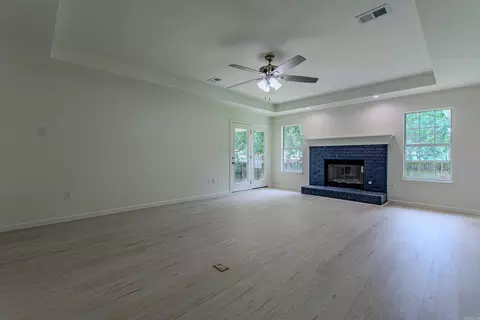 Living - 1110 Arbor Cv, Benton, AR 72015 photo 2 of 8
