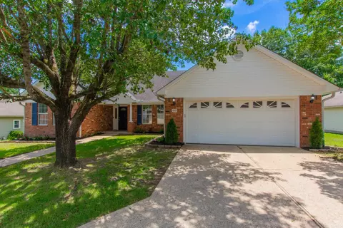 Exterior - 1110 Arbor Cv, Benton, AR 72015 photo 2 of 11