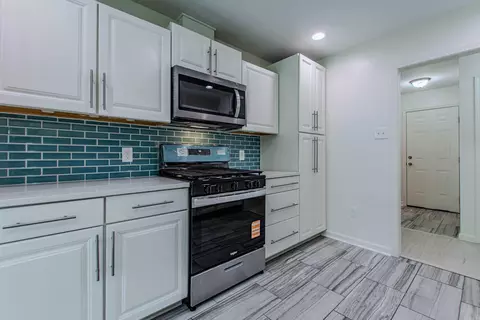 Kitchen - 1110 Arbor Cv, Benton, AR 72015 photo 8 of 8