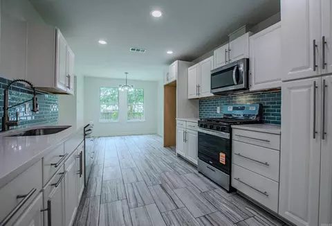Kitchen - 1110 Arbor Cv, Benton, AR 72015 photo 1 of 8