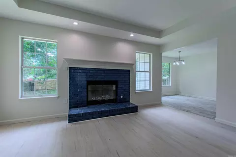 Living - 1110 Arbor Cv, Benton, AR 72015 photo 5 of 8