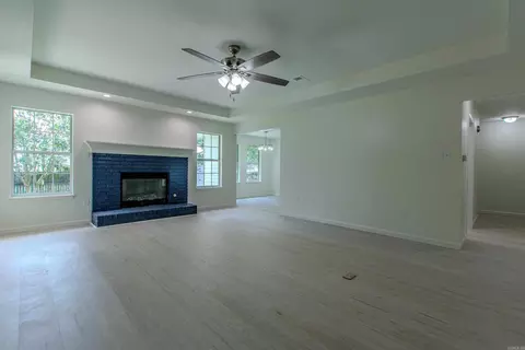 Living - 1110 Arbor Cv, Benton, AR 72015 photo 3 of 8