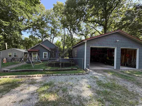 277 N 6th St, Flippin, AR 72634