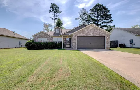 102 Spruce St, Jacksonville, AR 72076