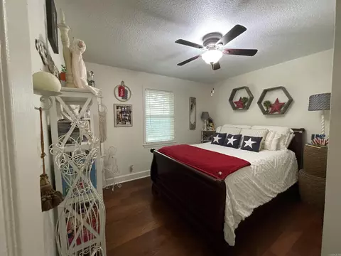 Bedroom - 244 Highland Dr, Mountain View, AR 72560 photo 4 of 4