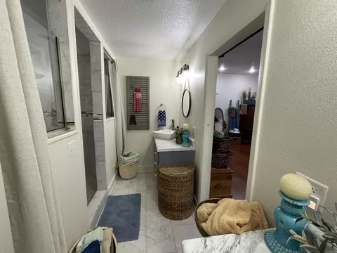 Bath - 244 Highland Dr, Mountain View, AR 72560 photo 2 of 4