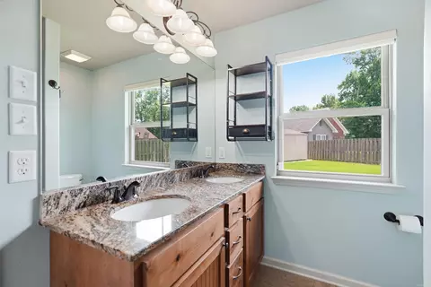Bath - 1900 Massee Gdns, Conway, AR 72034 photo 3 of 4