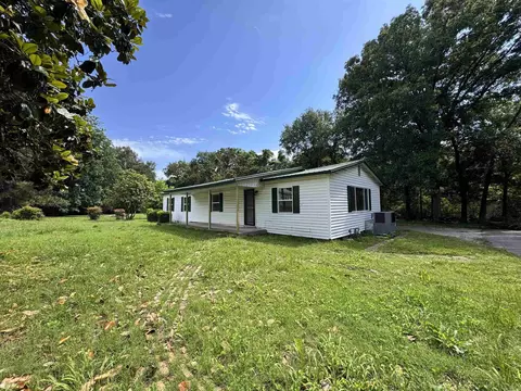 87 Magnolia St, Batesville, AR 72501