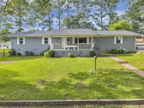 1 Huett Dr, Morrilton, AR 72110