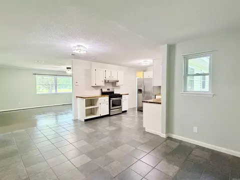 Kitchen - 857 Joyce Dr, Benton, AR 72019 photo 6 of 6