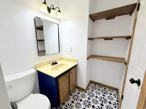 Bath - 857 Joyce Dr, Benton, AR 72019 photo 3 of 3
