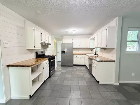 Kitchen - 857 Joyce Dr, Benton, AR 72019 photo 1 of 6