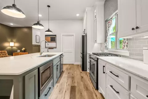 Kitchen - 20 W Case Cv, Greenbrier, AR 72058 photo 3 of 4