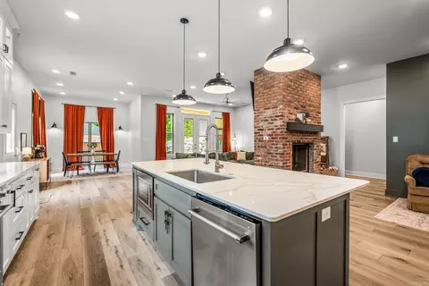 Kitchen - 20 W Case Cv, Greenbrier, AR 72058 photo 4 of 4