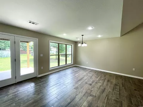 Living - 231 Flossie Dr, Trumann, AR 72472 photo 6 of 7