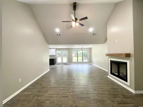 Living - 231 Flossie Dr, Trumann, AR 72472 photo 2 of 7