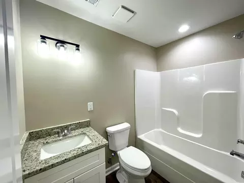 Bath - 231 Flossie Dr, Trumann, AR 72472 photo 4 of 4