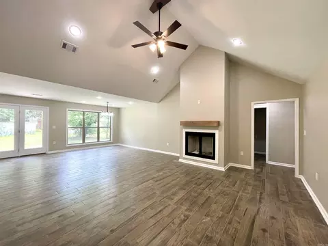 Living - 231 Flossie Dr, Trumann, AR 72472 photo 1 of 7