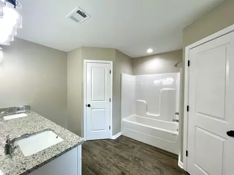 Bath - 231 Flossie Dr, Trumann, AR 72472 photo 1 of 4