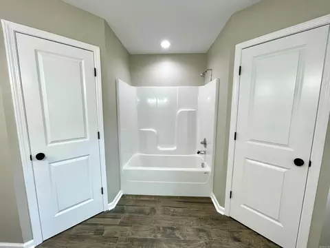 Bath - 231 Flossie Dr, Trumann, AR 72472 photo 3 of 4