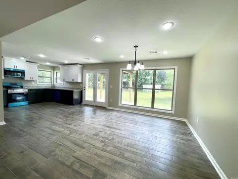 Living - 231 Flossie Dr, Trumann, AR 72472 photo 5 of 7