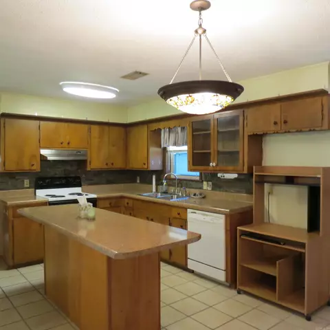 Kitchen - 2000 Center St, Rison, AR 71665 photo 1 of 5