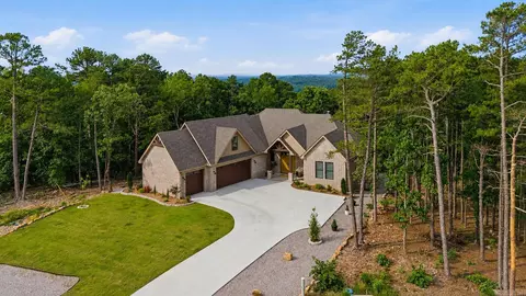 77 Letrista Dr, Hot Springs Village, AR 71909