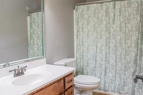 Bath - 1003 Hope Cir, Mena, AR 71953 photo 1 of 7