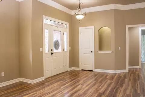 Entry Way - 1003 Hope Cir, Mena, AR 71953 photo 1 of 1
