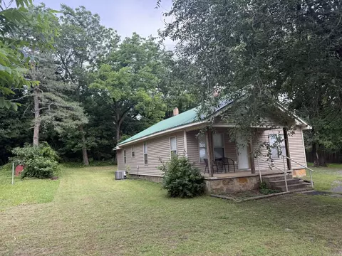 Exterior - 207 Spring St, Marshall, AR 72650 photo 2 of 6