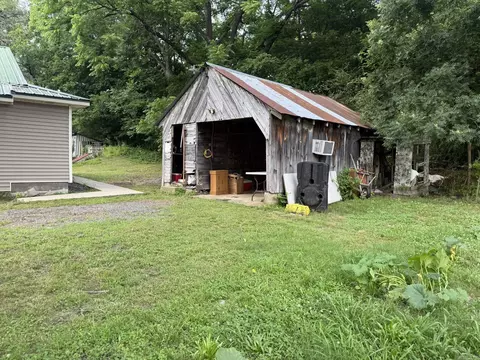 Exterior - 207 Spring St, Marshall, AR 72650 photo 4 of 6